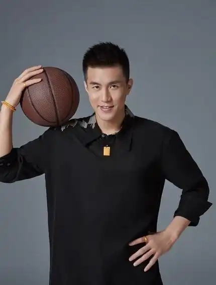 郭艾伦将被重罚名记爆料郭艾伦违规辽篮教练受牵连或被开除