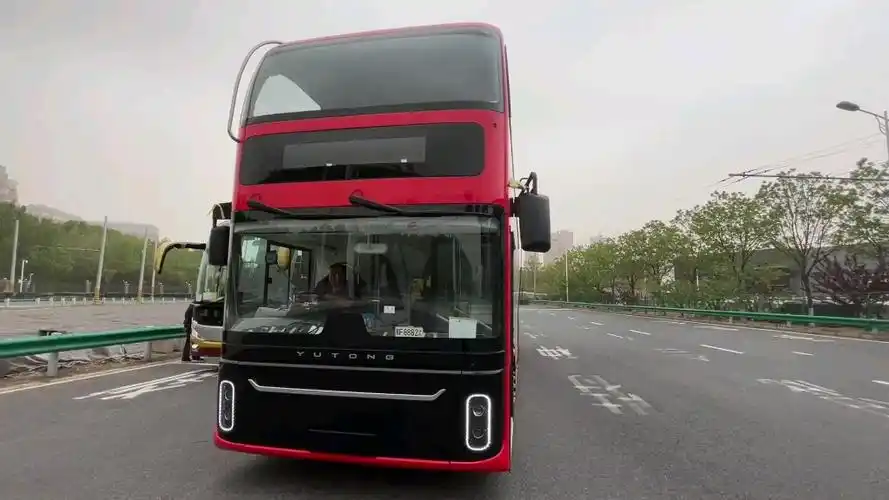 宇通客车 u11双层纯电动巴士满载高环试车