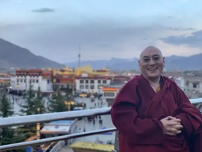 白玛晋美郎嘉仁波切 简介