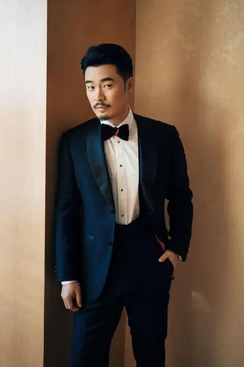 今天一起跟赫老板感受了光影的力量 我们也在不断地学习和摸索|陈赫