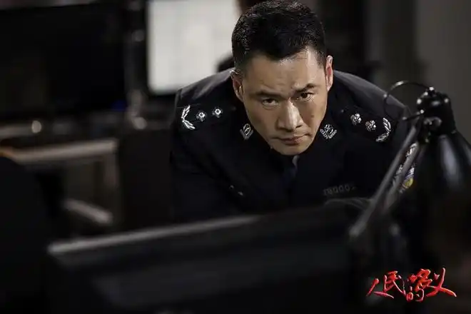 高亚麟等联袂主演的反腐题材电视剧《人民的名义》正在湖南卫视热播