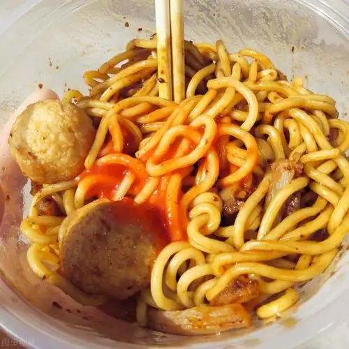 车仔面的面条是什么面(你知道香港"车仔面"吗)插图(2)