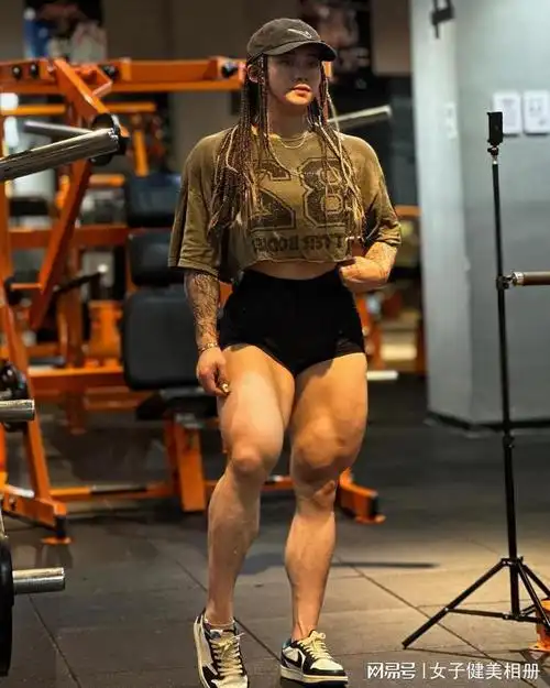 她应该算是亚洲的肌肉女腿王!