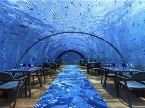 耗时10年,狂砸20亿!魔都超五星级深坑酒店即将开业?住水底,玩蹦