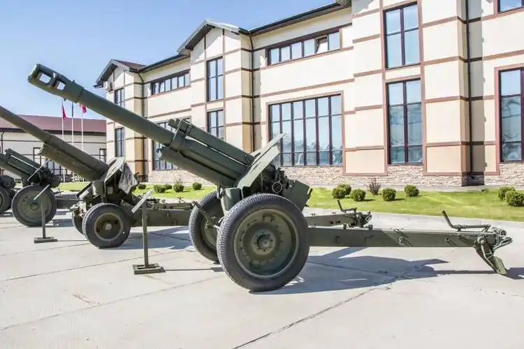 大口径. 152-mm榴弹炮d-1型号为年度1943