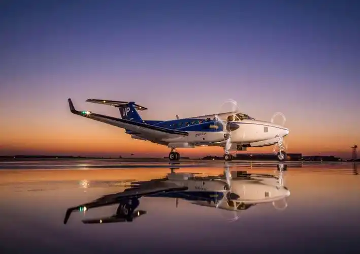 美国的这位女演员选择螺旋桨私人飞机主要考虑有两个方面