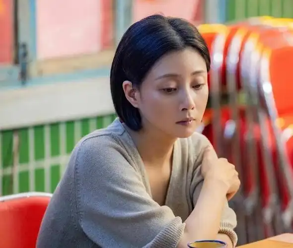 殷桃前夫蹲监狱10年与李金羽也无疾而终41岁情归何处