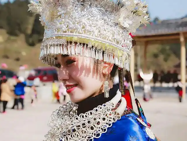 美轮美奂迷人眼的苗族银饰|少数民族|黔东南|耳环_网易订阅