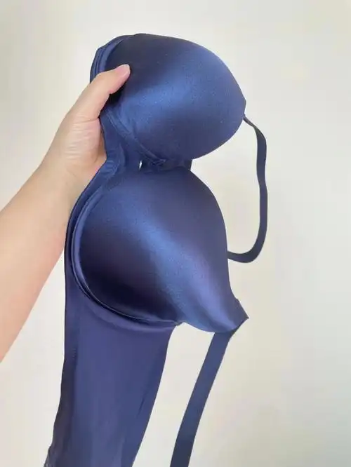 安莉芳旗下comfit大胸显小内衣专门针对大胸女生设计的内衣大胸显小