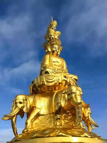 峨眉山金顶十方普贤贴金工程顺利圆满,普贤圣像金身与众见面