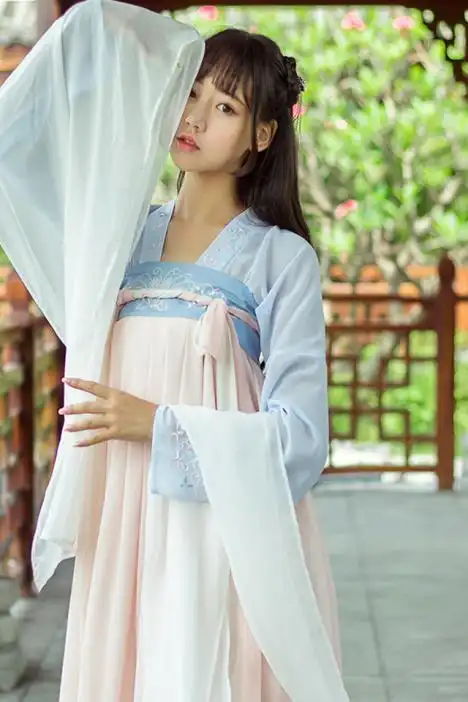 新款汉元素齐胸襦裙改良汉服仙女抹胸连衣裙女古风广袖日常古装服