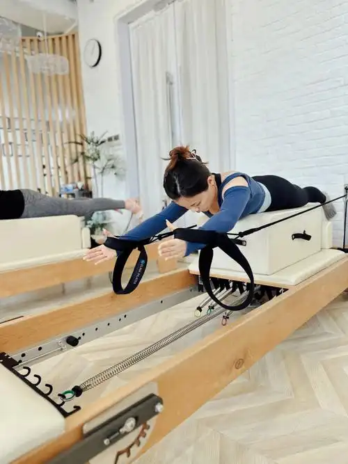 普拉提核心床6组动作激活你的深层小肌肉