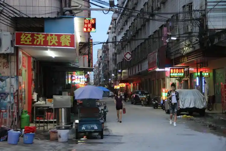 听说,东莞的小巷子貌似都挺有故事