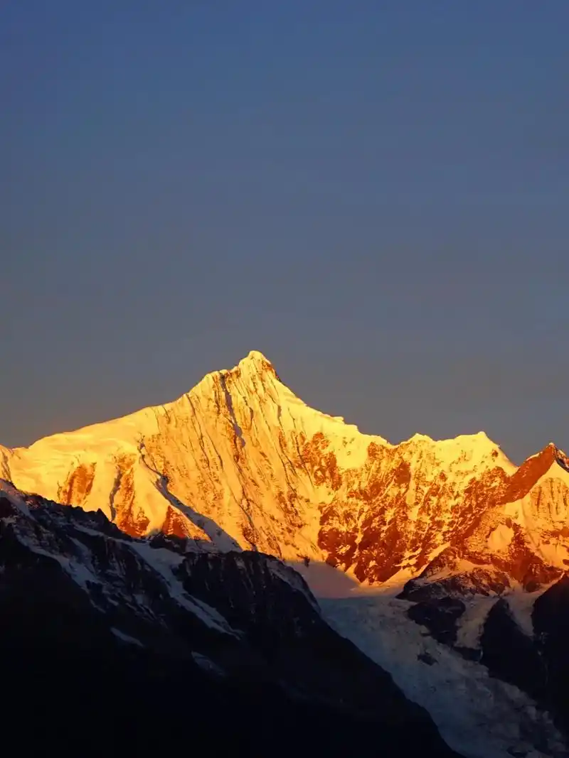 梅里雪山日照金山见者好运附攻略