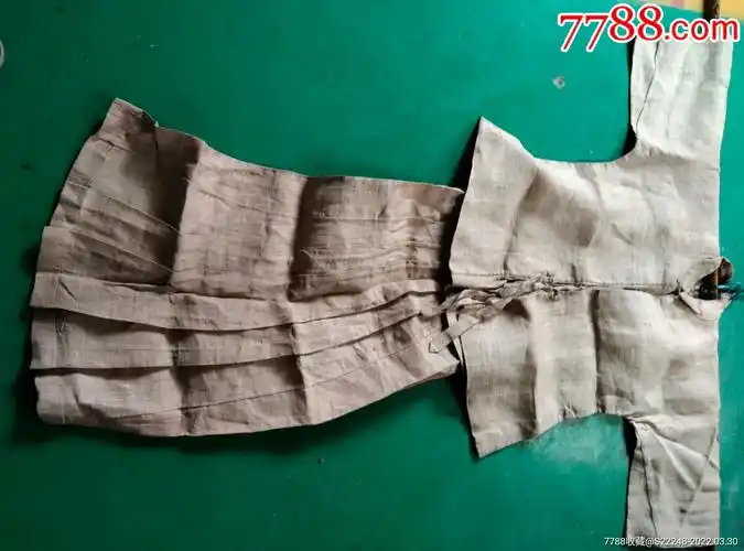 0次进行点评点评:0浏览量:备注:麻衣麻裙套装少见简介:其他旧衣服