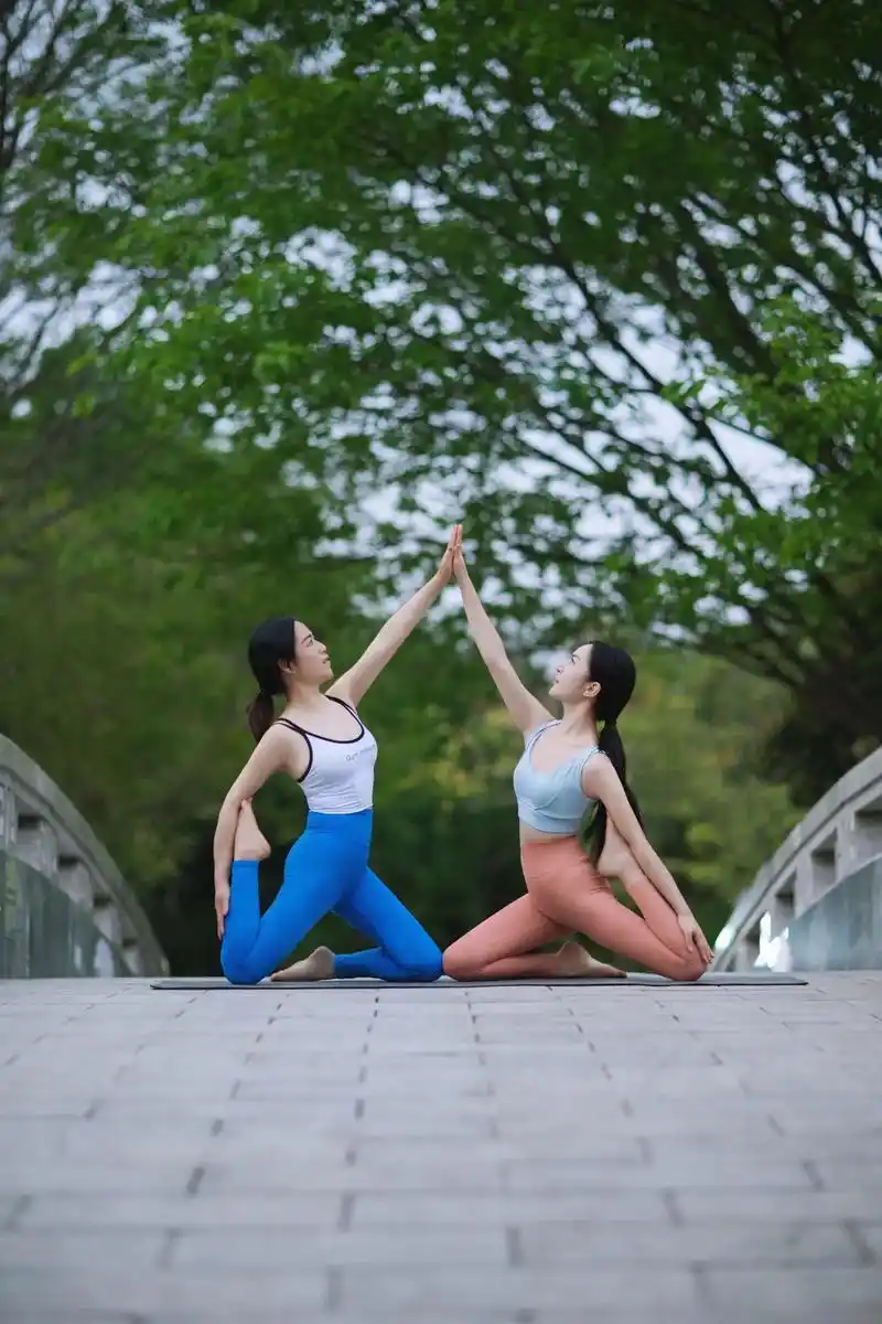 瑜伽 #双人瑜伽闺蜜 - 抖音
