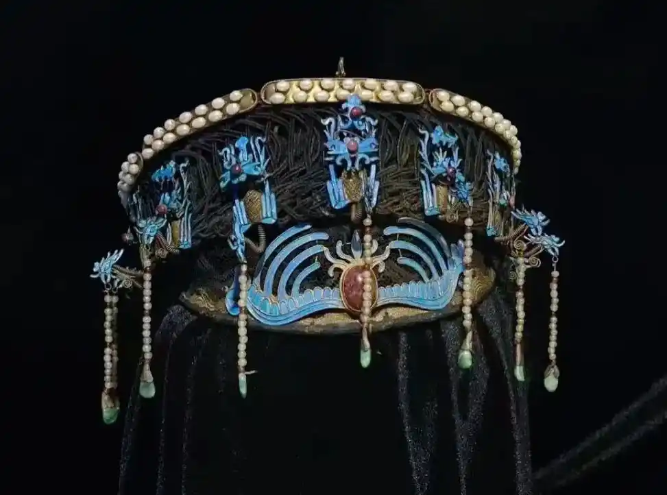 凤冠,亦称凤子冠,是中国古代妇女的礼冠, - 抖音