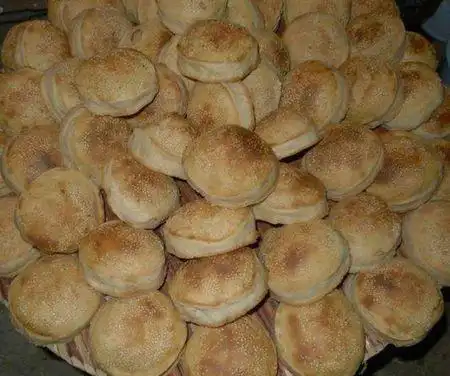 来看看商河名吃老豆腐配烧饼,超好吃哦来看看是怎么做的?