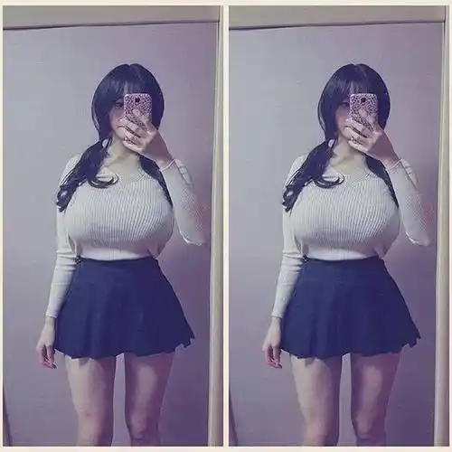 此女胸围让人崩溃 网友:超大胸围会驼背吗?