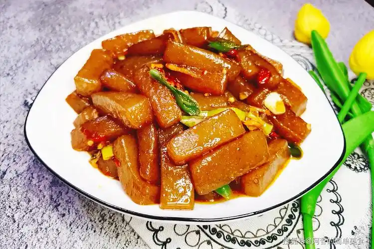 滑滑嫩嫩,q弹十足的酸辣魔芋豆腐,想想就觉得口水直流