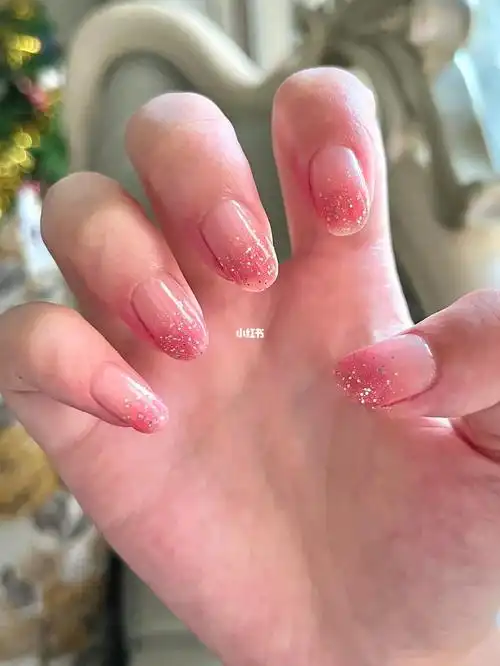 夏日清透渐变色美甲