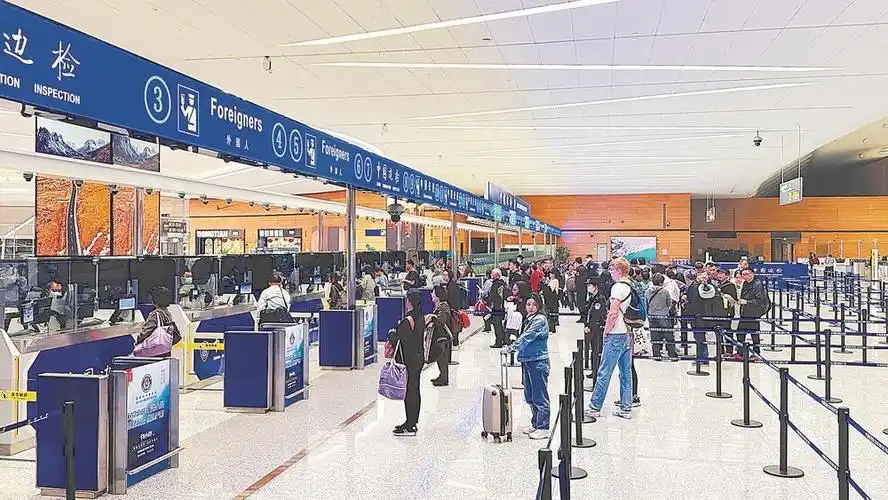 天府国际机场口岸出入境人员,航班流量持续攀升