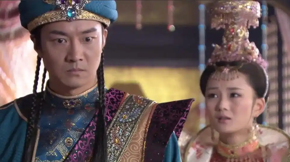 薛平贵与王宝钏国王王后决定让凌霄娶丽娜,凌霄同意,并不得不说出平贵