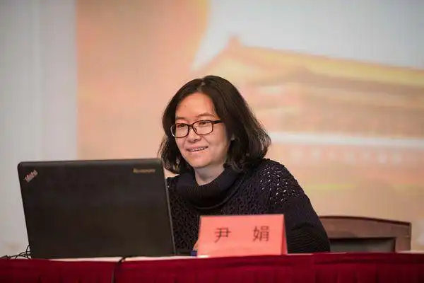 马克思主义学院副院长尹娟开讲第一课