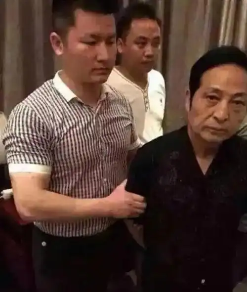 大师王林有多能骗让李冰冰下跪替赵薇开光马云登门拜访