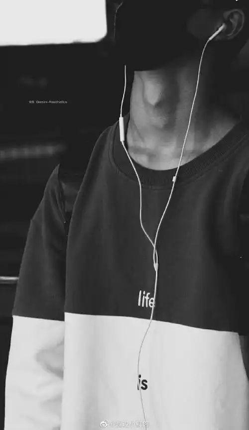 性感喉结在线索命#马嘉祺i喉结在吗010101被p5迷晕了