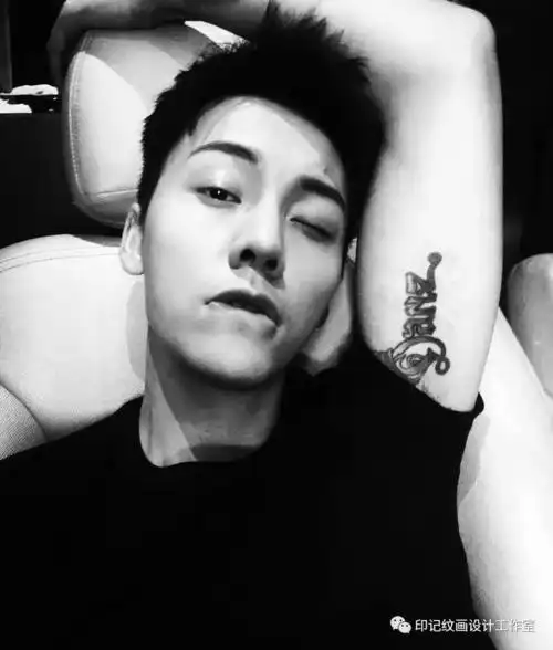 你们yy了陈伟霆的肉体那么久知道他的纹身都是什么意义吗