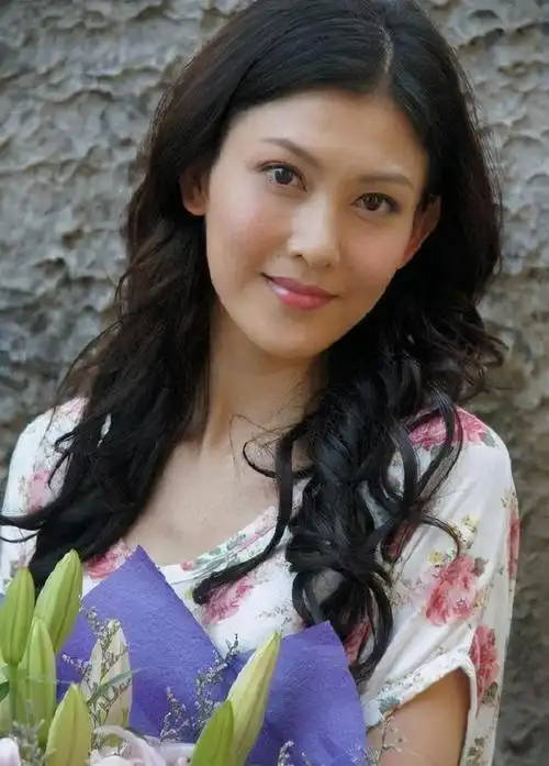 37岁知名女星离婚!仅3个月没见面感情生变,李彩桦没拿一分钱