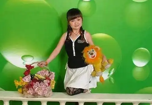 "袖珍女孩"朱洁,身高1米24,因歌声一举成名,婚后被宠成公主|艺校|袖珍