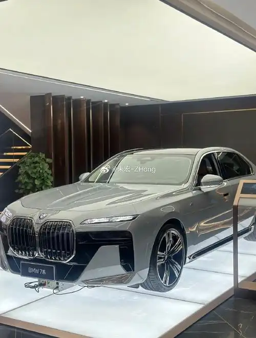 宝马740li 领先 布鲁克林灰 摩卡内饰