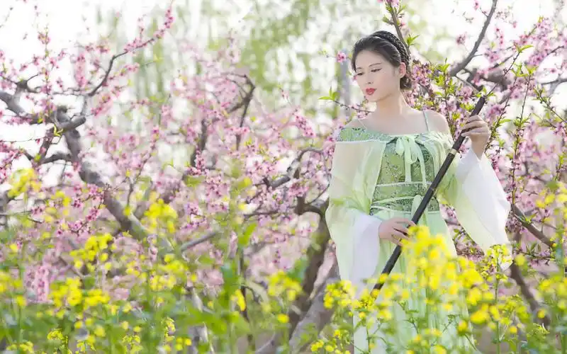 唯美气质古装美女人比花娇惊艳写真桌面壁纸