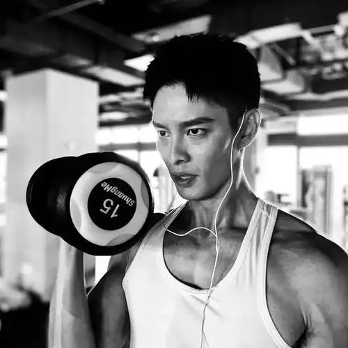 网友:身材好到男的都会沦陷|小s|型男|曹佑宁_网易订阅