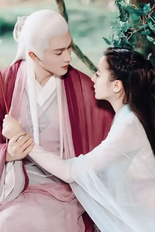 三生三世枕上书东华帝君四张机春波碧草晓寒深处相对浴红衣红衣78