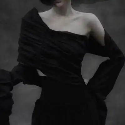 黑色系优质部位女头像