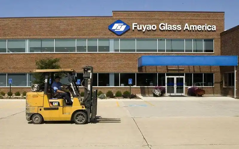 《美国工厂》:一家工厂 两个世界