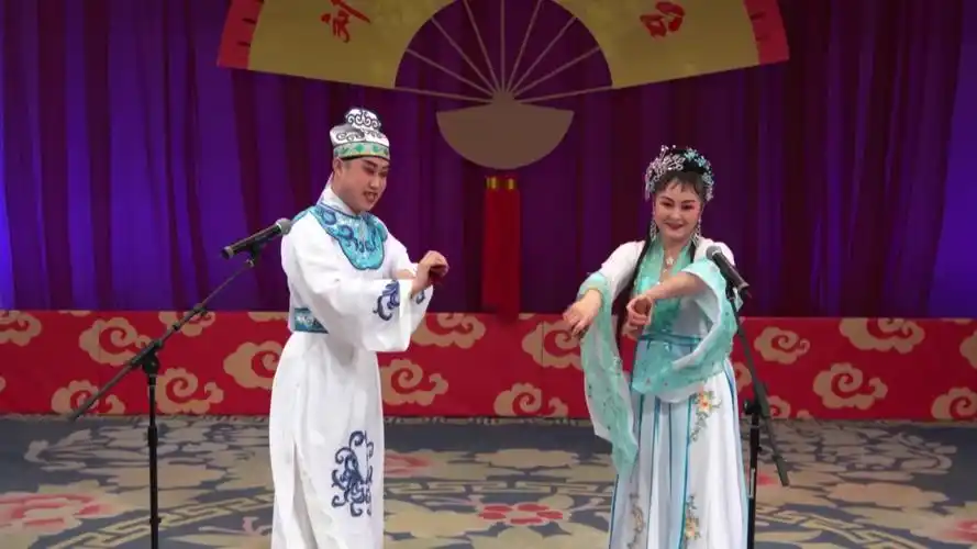 赵家班东北传统二人转《大西厢》选段 演员:吴东,白玲