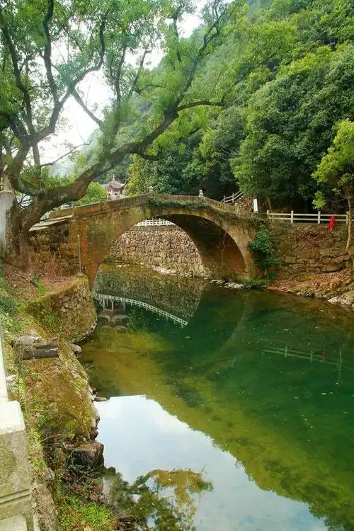 宁波奉化溪口一岩头古村