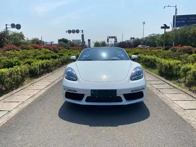 新到一台保时捷718