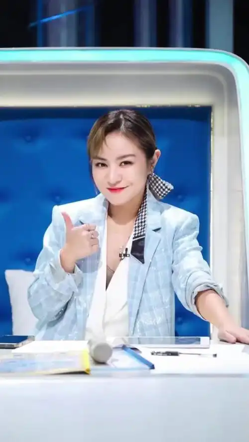 脱口秀女王思文离婚后上海住所曝光曾花10分钟在西安购置房产