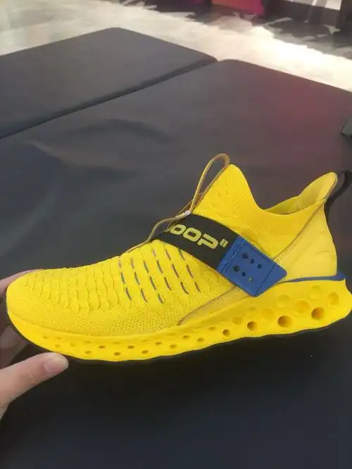 安踏跑鞋运动鞋2019夏季新品虫洞科技男子缓震跑步鞋