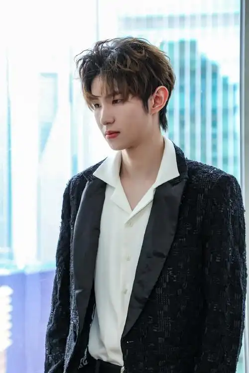 一诺西装好帅##一诺心形刘海##kpl选手微博之夜西装造型