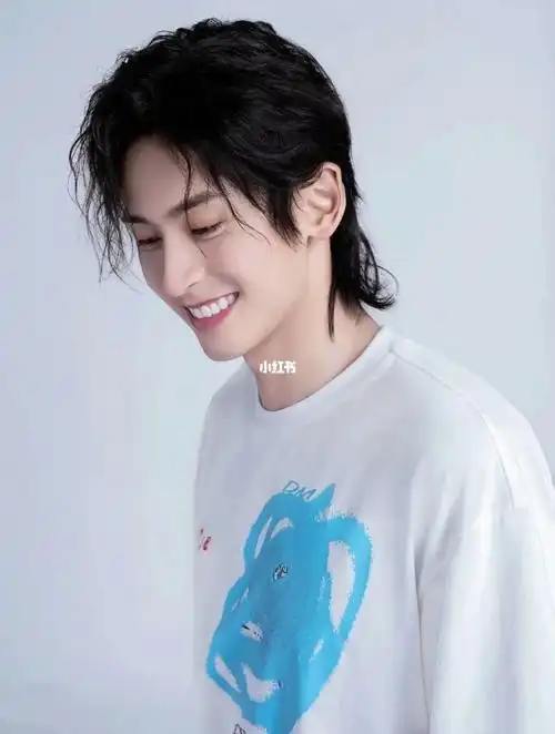 长发的hh_长发_张哲瀚_宝藏男孩张哲瀚_娱乐_明星娱乐资讯