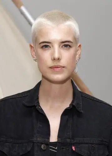 谁说只有男人才能剃发 10位「剃平头」照样美的女星