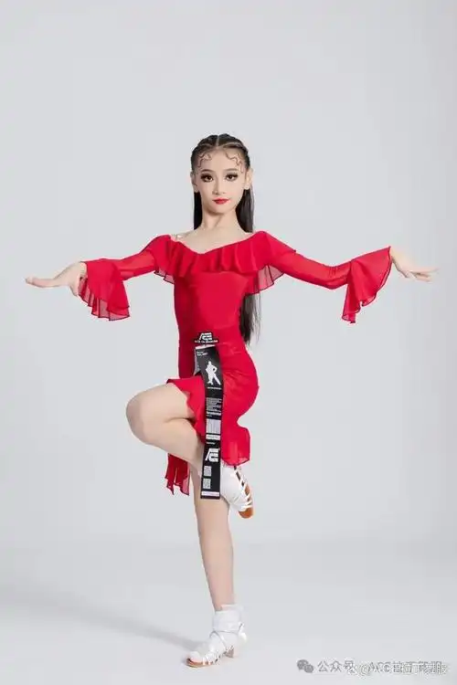 三个动作,带你入门拉丁舞