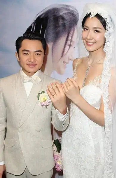 王祖蓝李亚男晒b超照宣布升级当爸妈