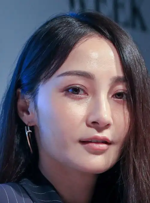 曾经红极一时,现在拿奖反被嘲笑,姚笛成了爱情中的牺牲品_高清图集